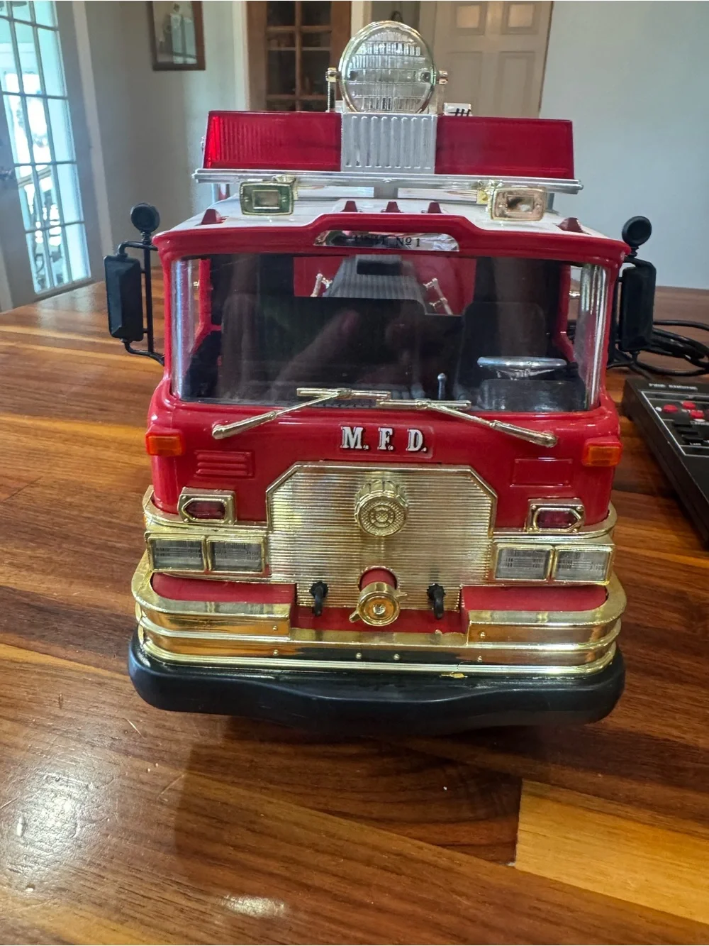 Vtg New Bright Wire Remote Control Metro Fire Truck 1990  Vintage Works 26.6